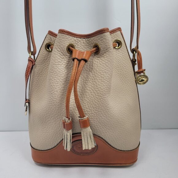 VTG Dooney & Bourke Women's Cream Pebble Leather Drawstring Bucket Bag - Picture 1 of 10